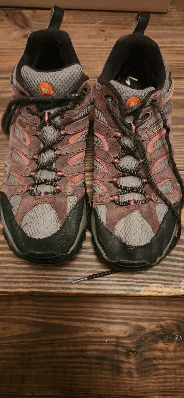 Merrell Men’s Size 11 Hiking Shoes Brown Gray Vibram Sole